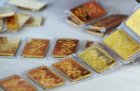 Giá vàng tăng, hai ‘cá mập’ mạnh tay bán