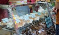 3 hàng bánh Trung thu nổi tiếng ngon rẻ, khách xếp hàng như thời bao cấp