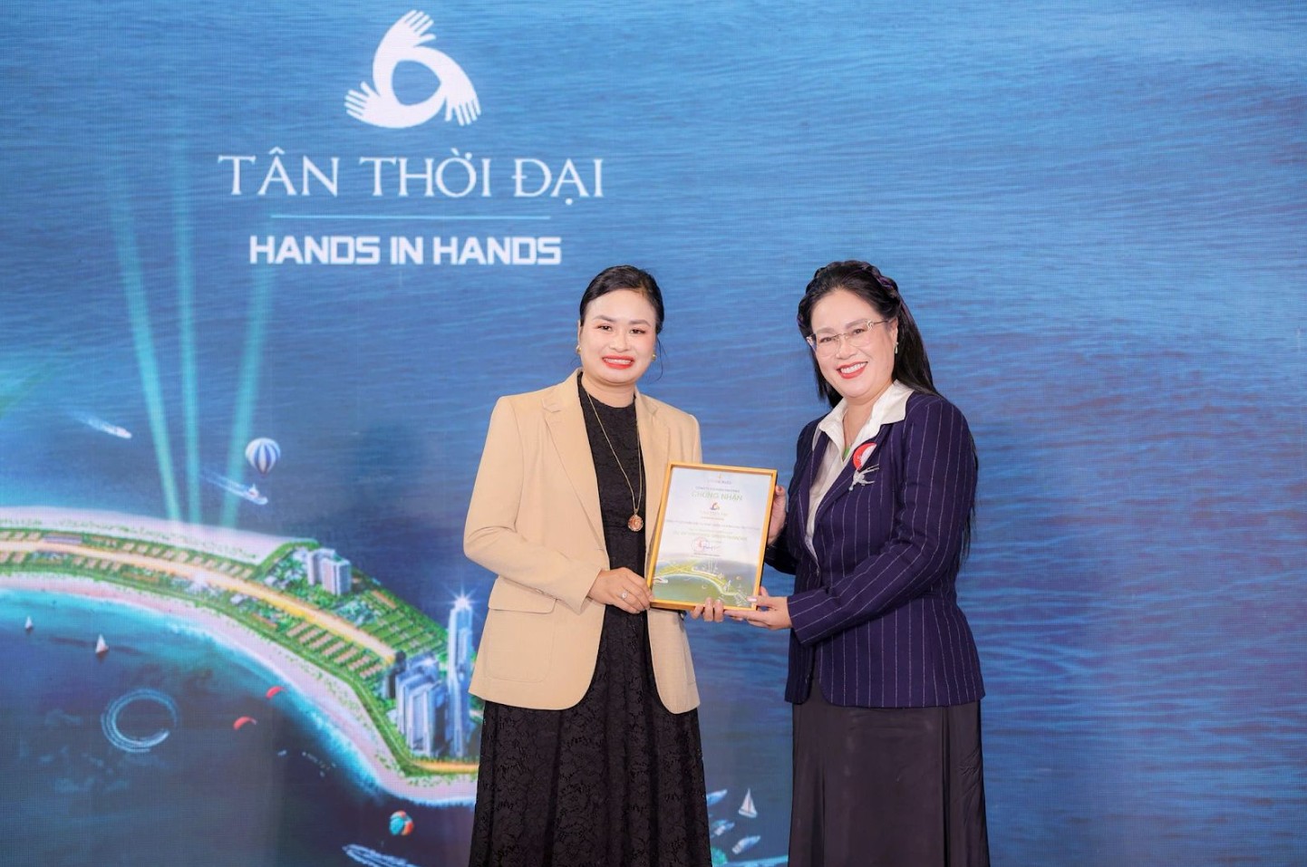 Hà Nội rực sắc xanh ngày 8/3 – Tân Thời Đại đồng hành lan tỏa Vinhomes Green Paradise Cần Giờ